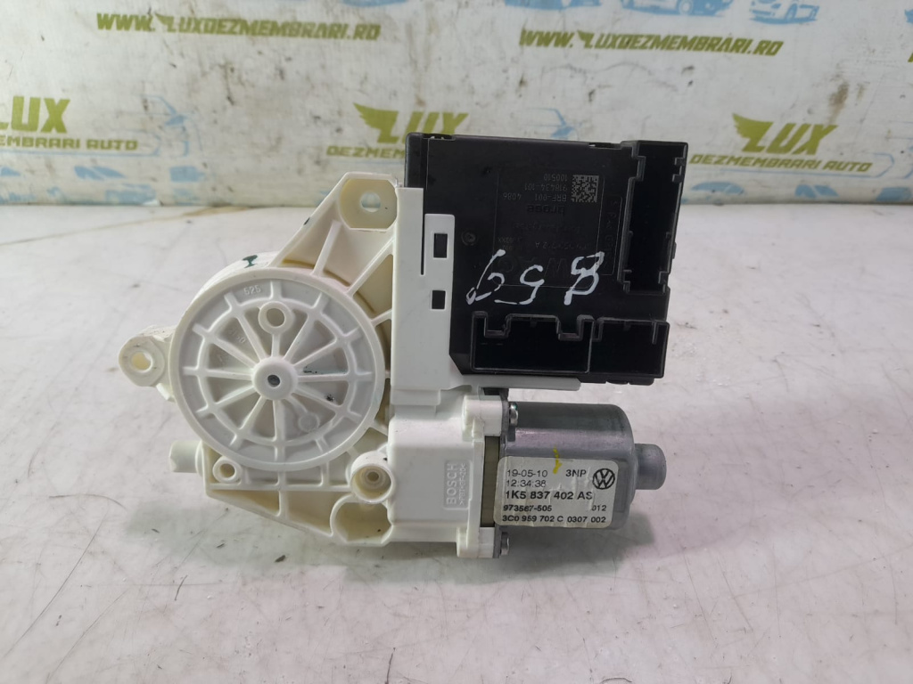Motoras geam dreapta fata 1K5837402AS Volkswagen VW Golf 6 [2008 - 2015] 1.6 tdi CAYC