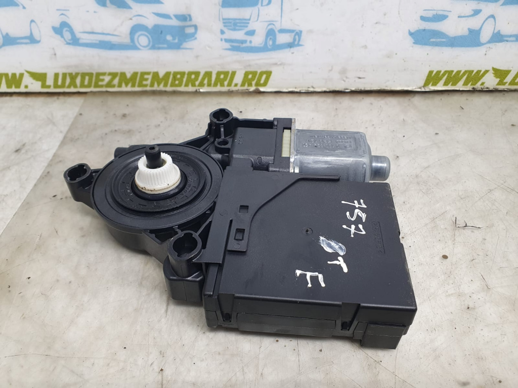 Motoras geam dreapta fata 3aa959701a Volkswagen VW Passat B7 [2010 - 2015] 2.0 tdi CFFB