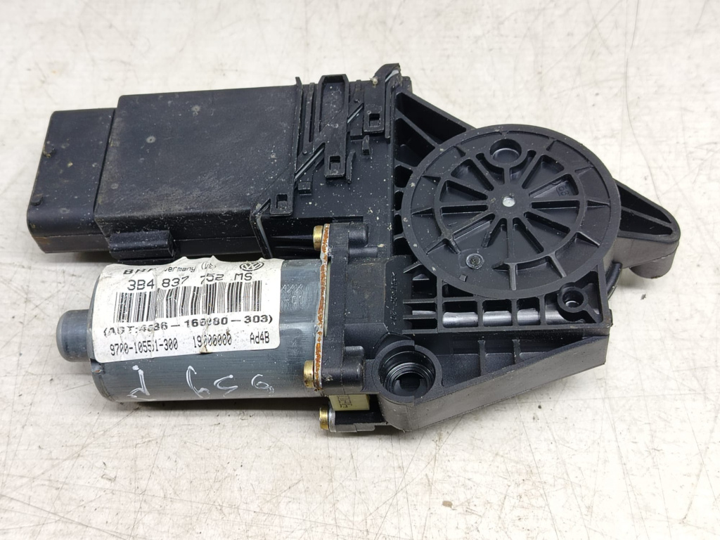 Motoras geam dreapta fata 3b4837752ms Volkswagen VW Passat B5.5 [facelift] [2000 - 2005] 1.9 tdi AVF