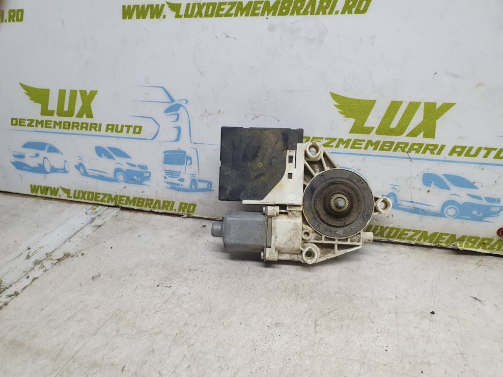 Motoras geam dreapta fata 3c0959792a Volkswagen VW Golf 6 [2008 - 2015] 1.6 tdi cayc