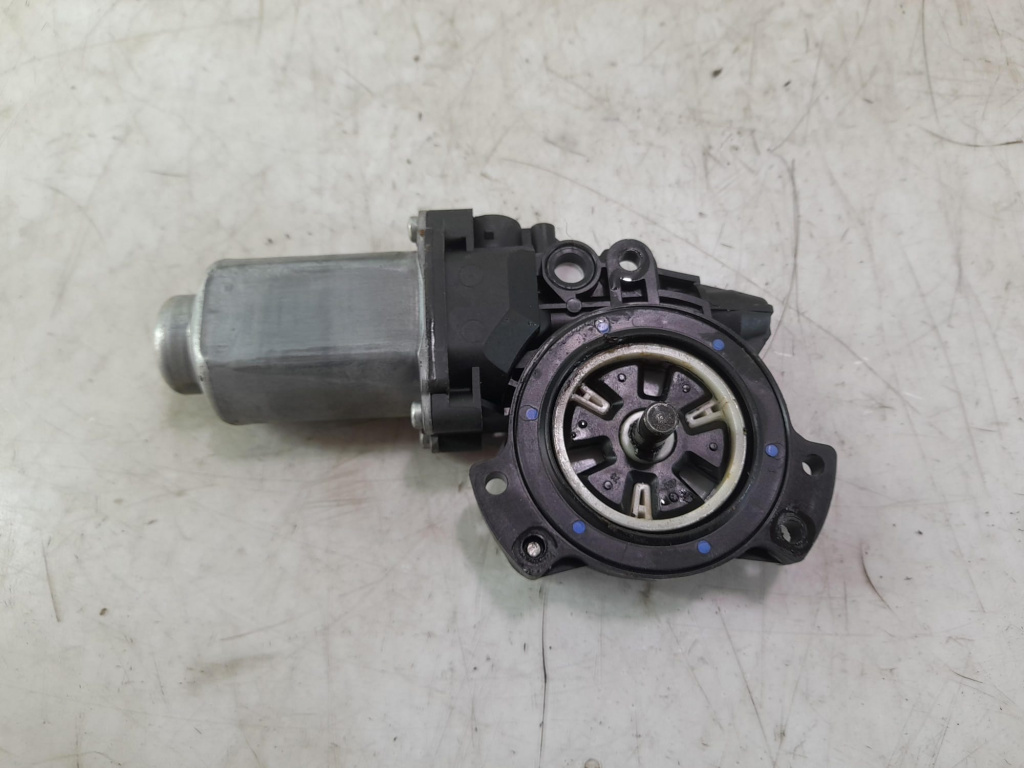Motoras geam dreapta fata 402390B Hyundai ix35 [2009 - 2013] 2.0 crdi D4HA