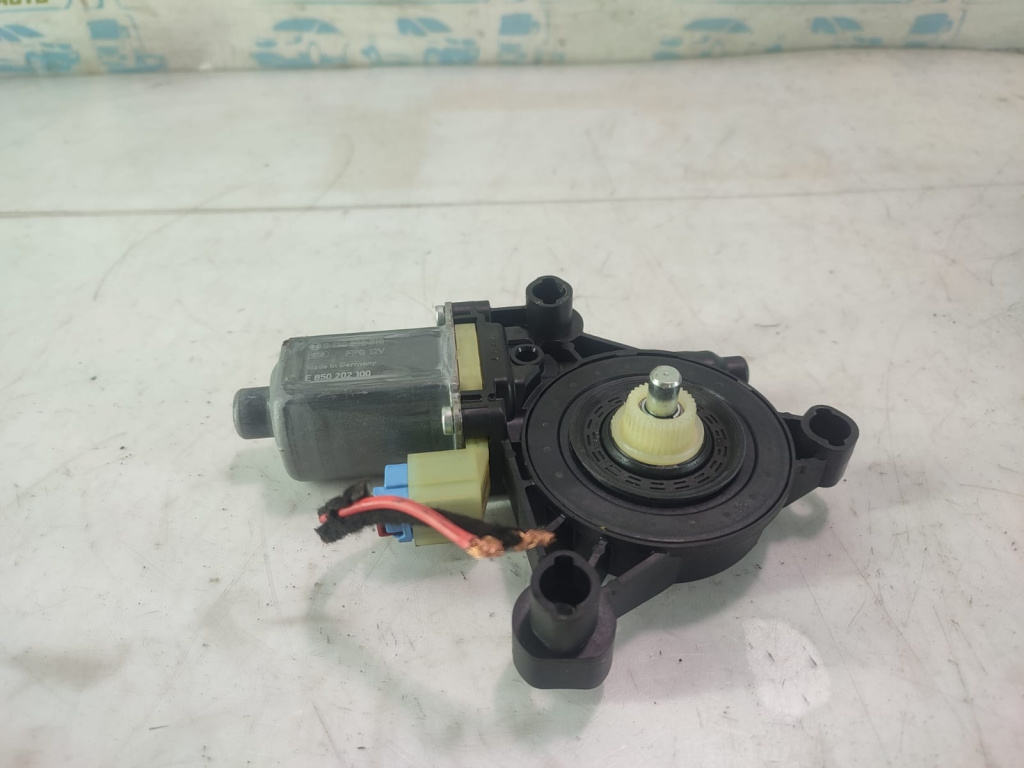 Motoras geam dreapta fata 5q0959802b Skoda Superb 3 [2015 - 2020]