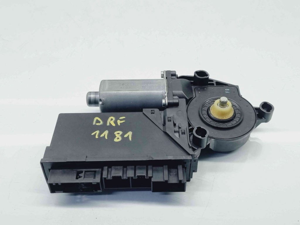 Motoras geam dreapta fata Audi A4 (8EC, B7) [Fabr 2004-2008] 0130821764 8E1959802H