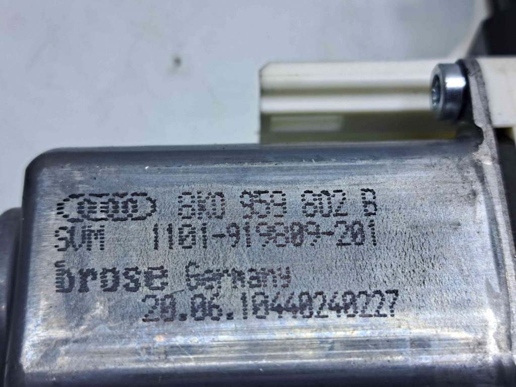 Motoras geam dreapta fata Audi A8 (4H) [Fabr 2010-2017] 8K0959802B