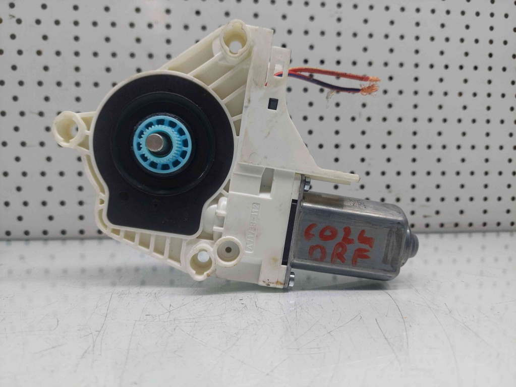 Motoras geam dreapta fata Audi Q5 (8RB) 