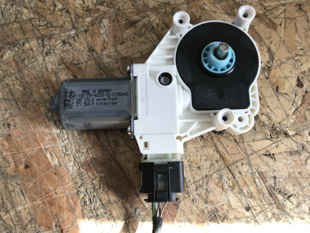 Motoras geam dreapta fata BMW 520 d F11 F10 combi 2013 (72481720)