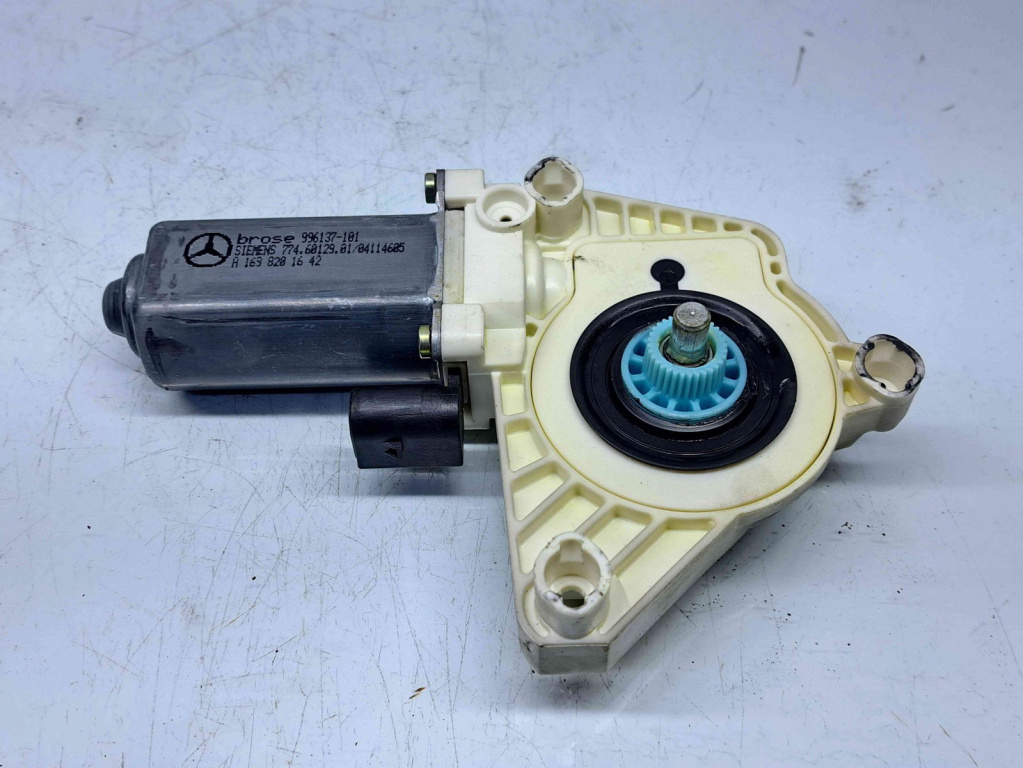 Motoras geam dreapta fata Mercedes Clasa A (W169) [Fabr 2004-2012] A1698201642