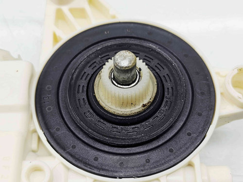 Motoras geam dreapta fata Mercedes Clasa A (W176) [Fabr 2012-2018] A2469065200