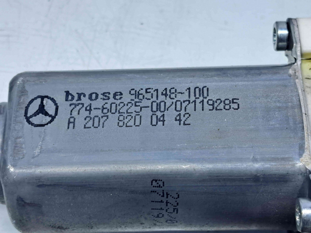 Motoras geam dreapta fata Mercedes Clasa E (W207) Coupe [Fabr 2009-2012] A2078200442