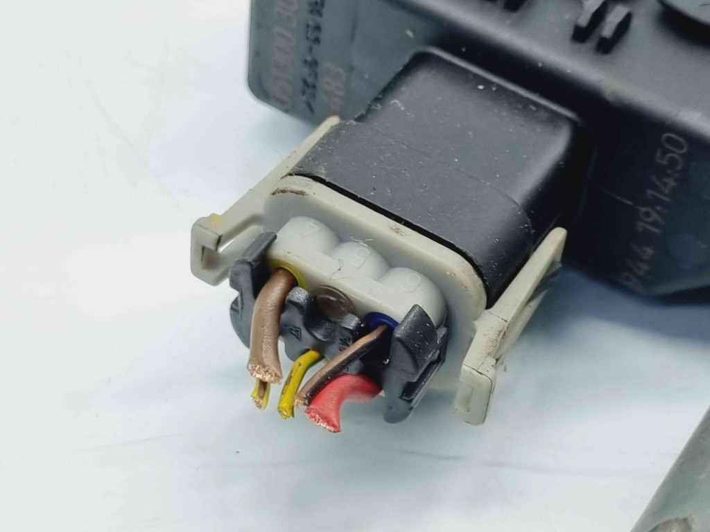 Motoras geam dreapta fata Opel Astra H [Fabr 2004-2009] 0130821989