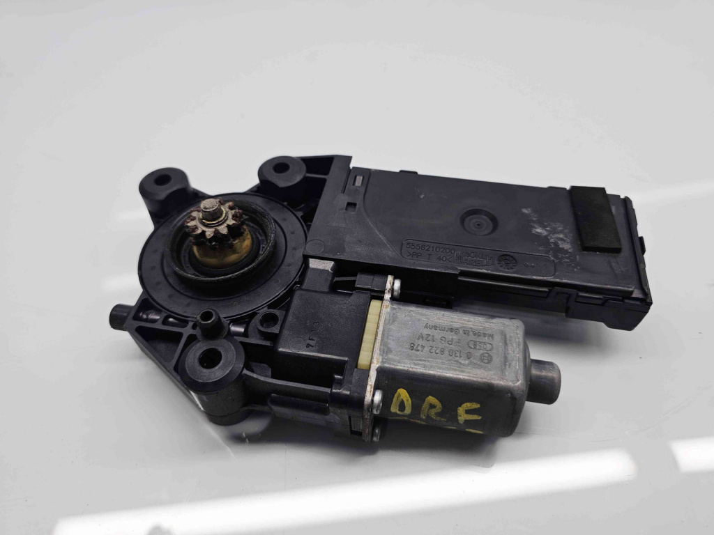 Motoras geam dreapta fata Renault Megane 3 (B95) [Fabr 2008-2016] 807300005R