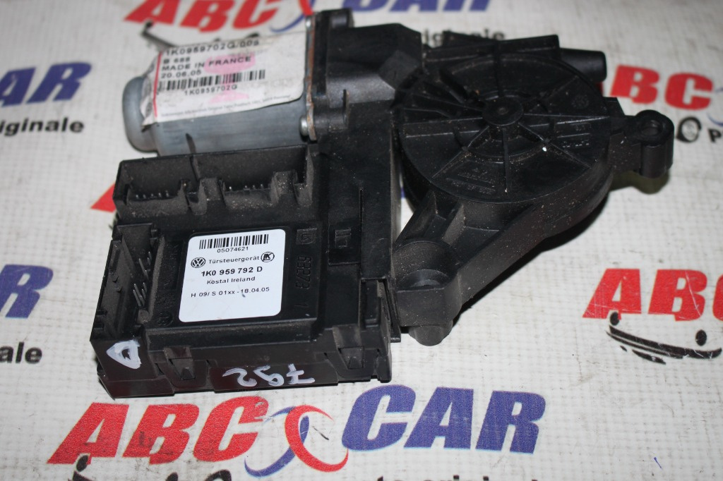 Motoras geam dreapta fata Seat Altea 2004-2015 1K0959702G, 1K0959792D