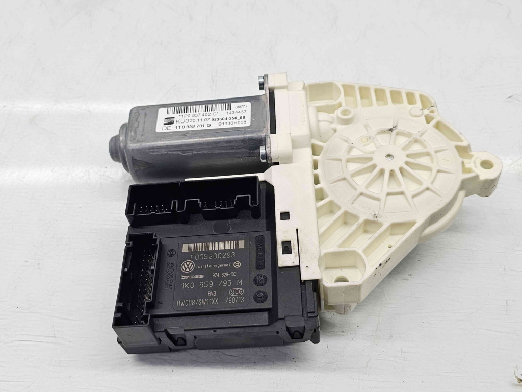 Motoras geam dreapta fata Seat Leon (1P1) [Fabr 2005-2011] 1P0837402G 1K0959793M