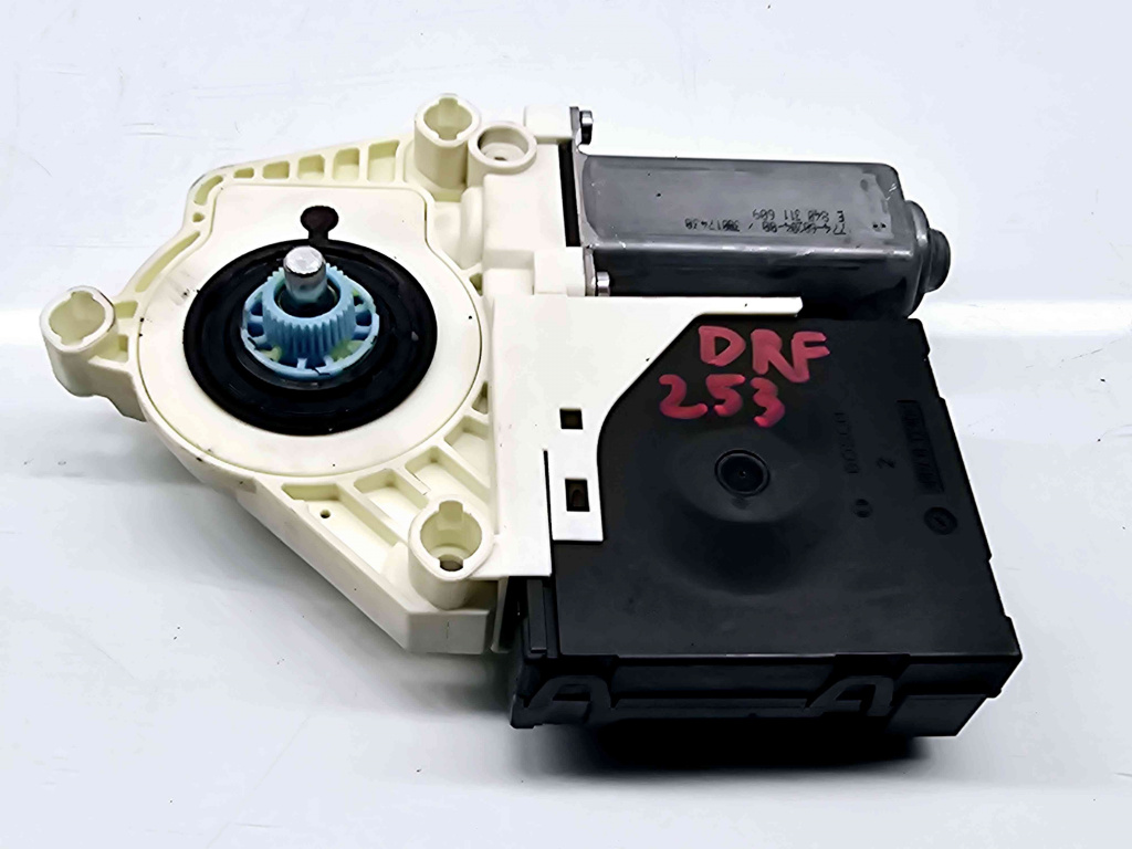 Motoras geam dreapta fata Seat Leon (1P1) [Fabr 2005-2011] 1T0959701G 1K0959793M 1P08