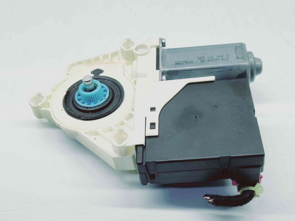 Motoras geam dreapta fata Seat Leon (1P1) [Fabr 2005-2011] 1P0837502AD 3C0959793B