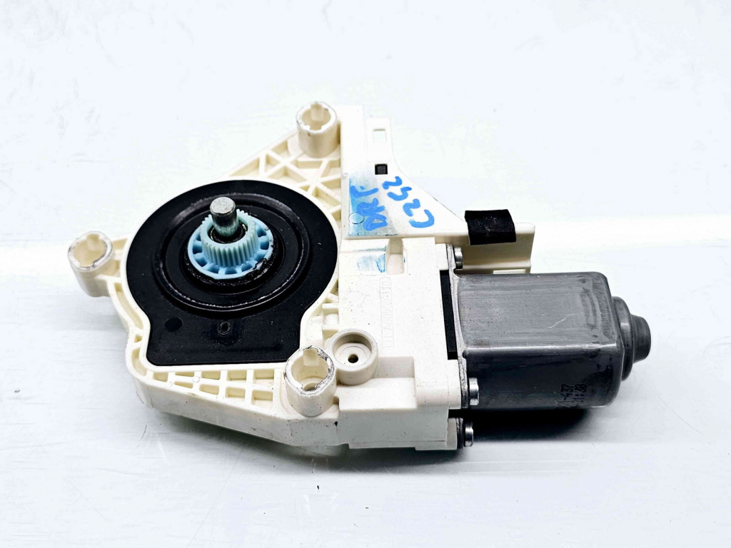 Motoras geam dreapta fata Skoda Yeti (5L) [Fabr 2009-2020] 8K0959812A
