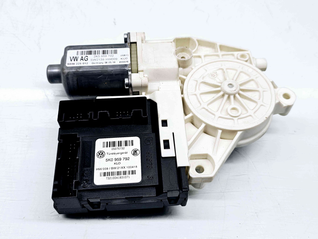 Motoras geam dreapta fata Volkswagen Caddy IV Van (SAA, SAH) [Fabr 2015-2024] 5K0959792 / 2K5959702