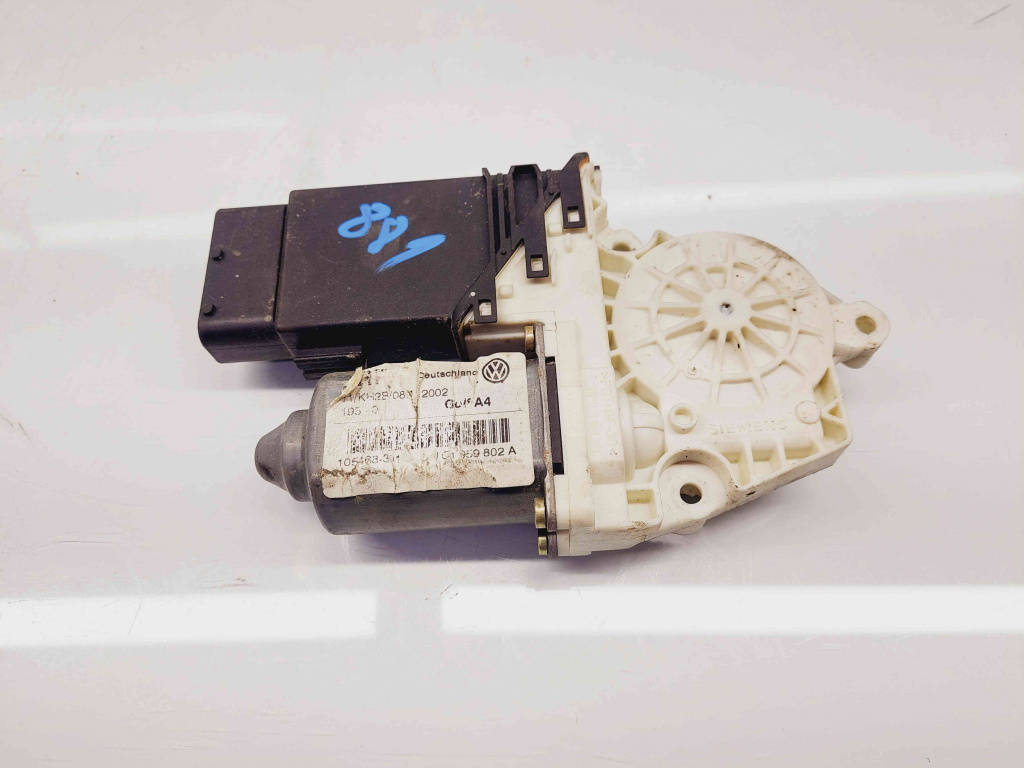 Motoras geam dreapta fata Volkswagen Golf 4 (1J1) [Fabr 1997-2004] 1C1959802A