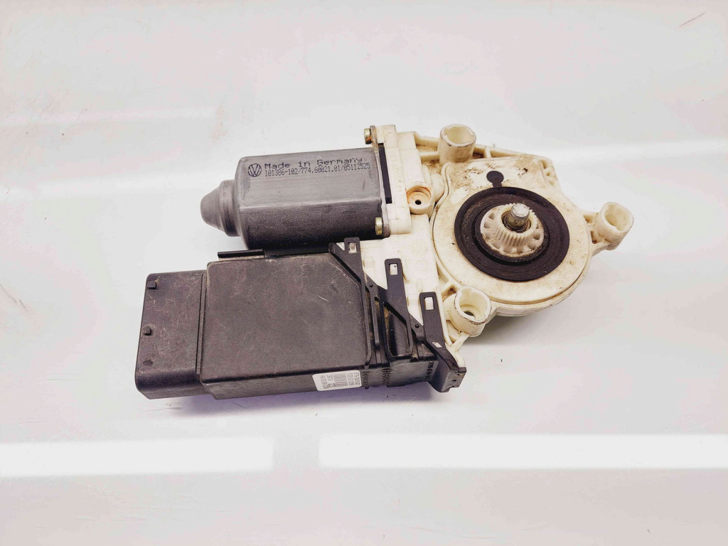Motoras geam dreapta fata Volkswagen Golf 4 (1J1) [Fabr 1997-2004] 1C1959802A
