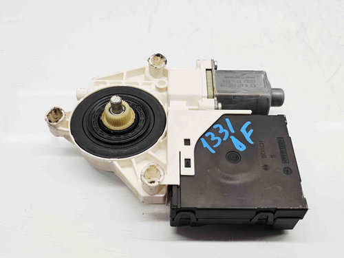 Motoras geam dreapta fata Volkswagen Golf 5 Plus (5M1) [Fabr 2005-2008] 5M1837402D
