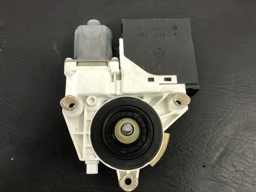 Motoras geam dreapta fata Volkswagen Golf 5 Plus 1.9 TDI Manual, 105cp sedan 2008 (1K0959792J)