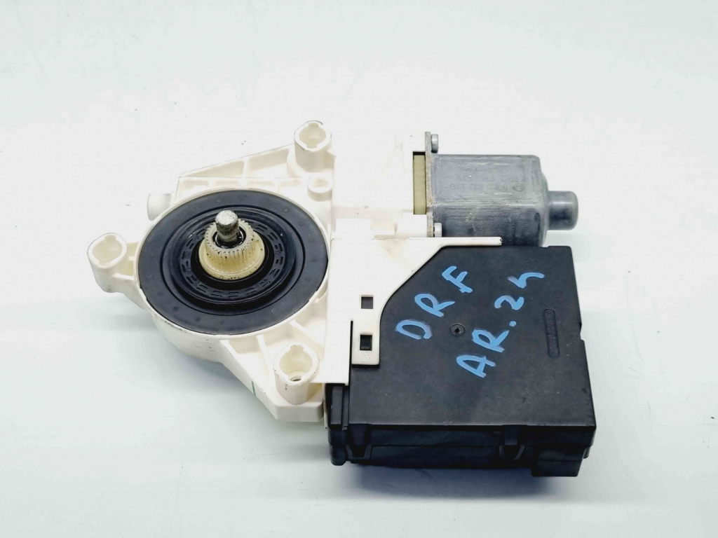 Motoras geam dreapta fata Volkswagen Jetta 4 (162,163) [Fabr 2010-2016] 561959701 3C0959793B