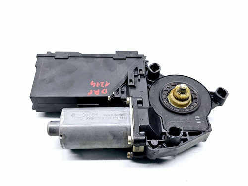 Motoras geam dreapta fata Volkswagen Touareg (7LA, 7L6) [Fabr 2003-2010] 7L0959702A 3D1959792A