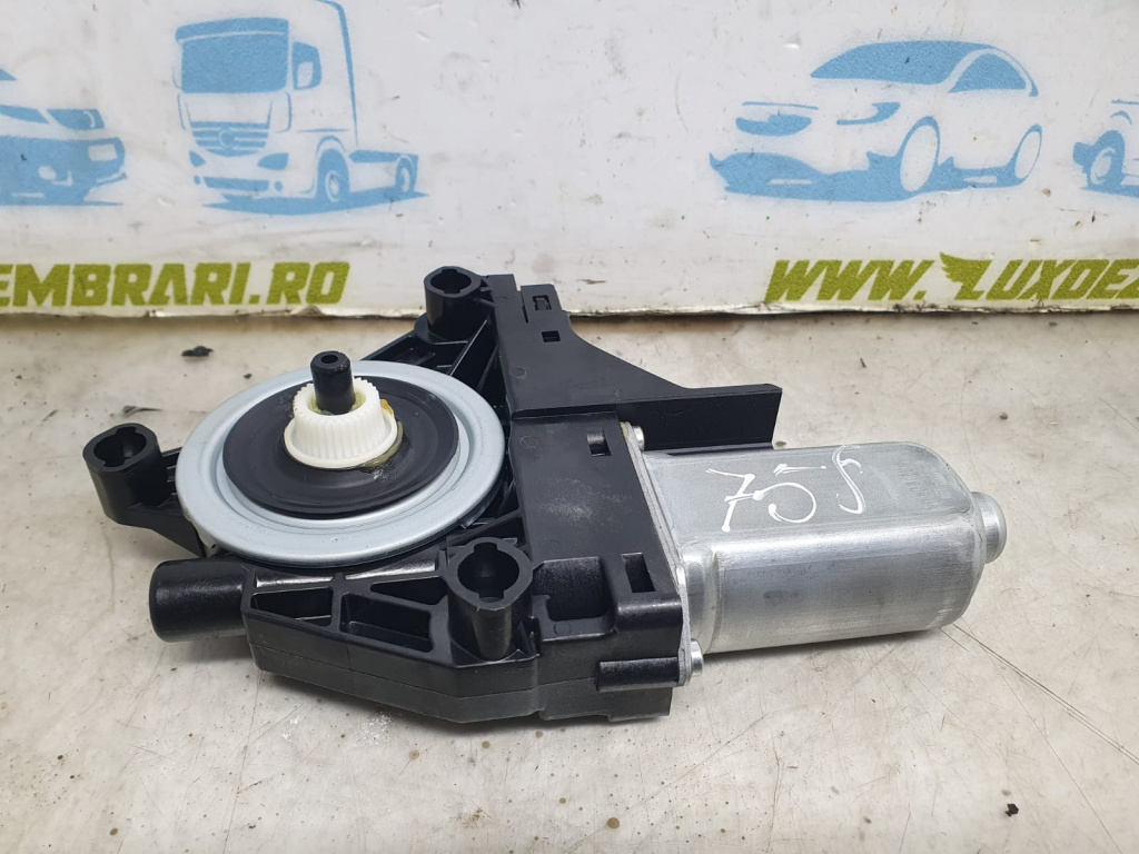 Motoras geam dreapta fata Volvo V40 2 [2012 - 2016] 1.6 d D4162T