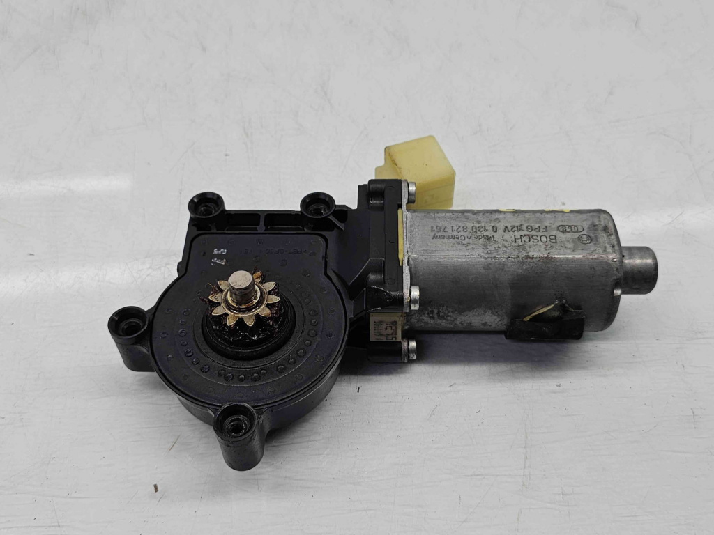 Motoras geam dreapta fata Volvo XC90 [Fabr 2002-2014] 0130821761