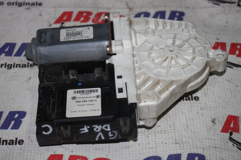 Motoras geam dreapta fata VW Golf 5 2005-2009 cod: 1K0959702K, 1K0959792G