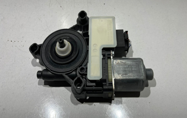 Motoras geam dreapta spate 5q0959408d Skoda Kamiq [2019 - 2020]