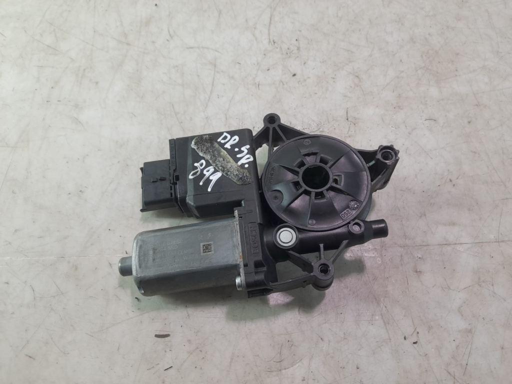 Motoras geam dreapta spate 9811864480 Peugeot 3008 2 [2016 - 2020] 1.6 hdi BH01