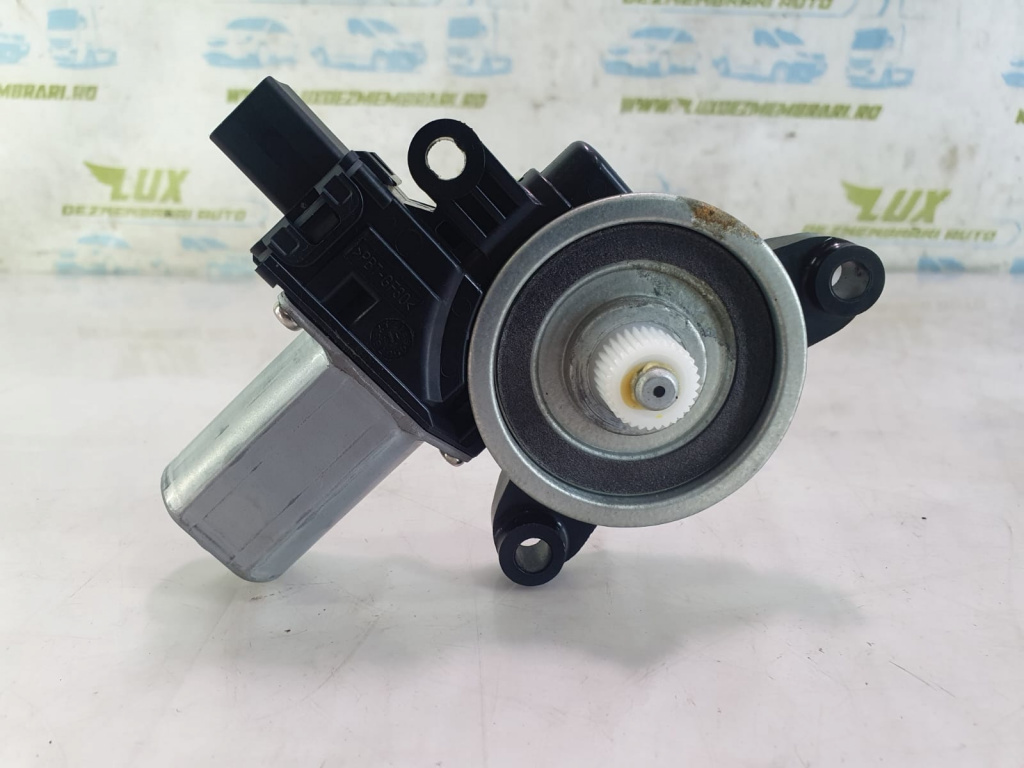 Motoras geam dreapta spate BHN95858X Mazda 3 BM [2013 - 2016] 2.0 benzina