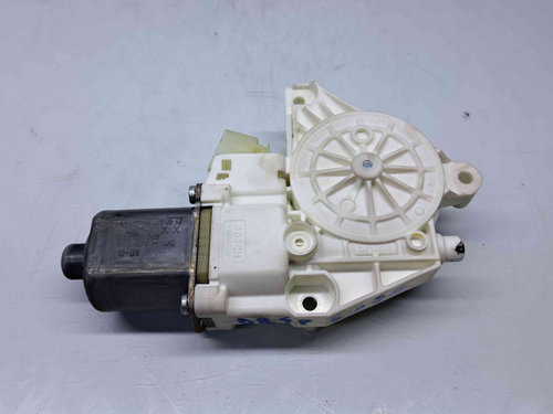 Motoras geam dreapta spate Mercedes Clasa C (W204) [Fabr 2007-2014] A2048200642