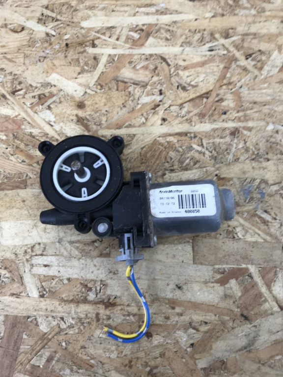 Motoras geam dreapta spate NISSAN NAVARA D40 2007 4X4 MANUAL pick-up 2007 (400850)