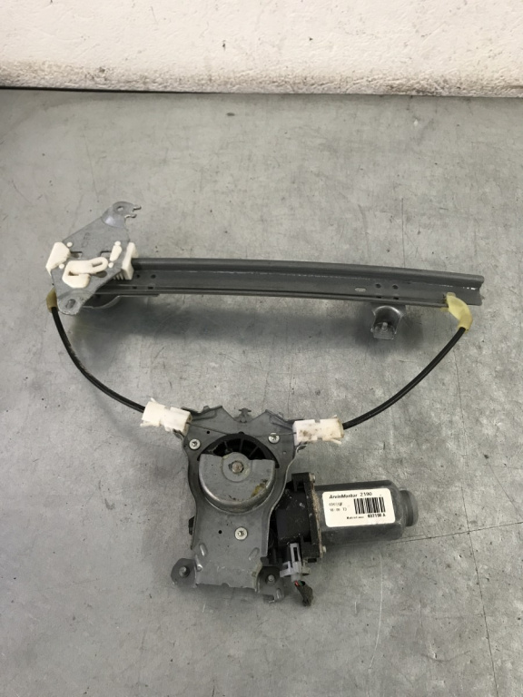 Motoras geam dreapta spate Nissan Qashqai 1.6 benzina Manual sedan 2009 (402190A)