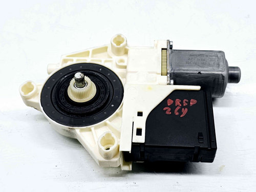 Motoras geam dreapta spate Renault Megane 3 (B95) [Fabr 2008-2016] 827306548R