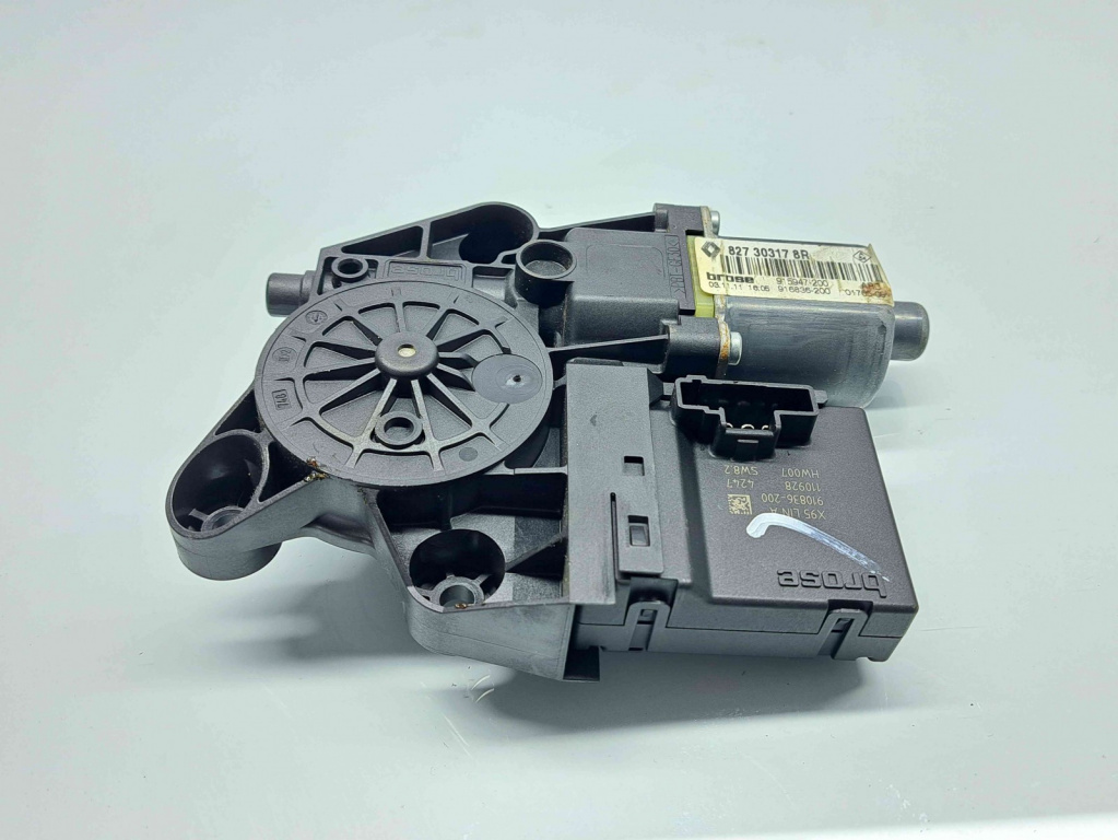 Motoras geam dreapta spate Renault Scenic 3 [Fabr 2009-2015] 827303178R
