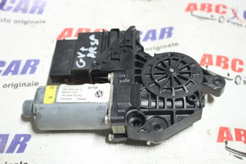 Motoras geam dreapta spate Volkswagen Golf 5 Plus 2004-2008 5M0839402A
