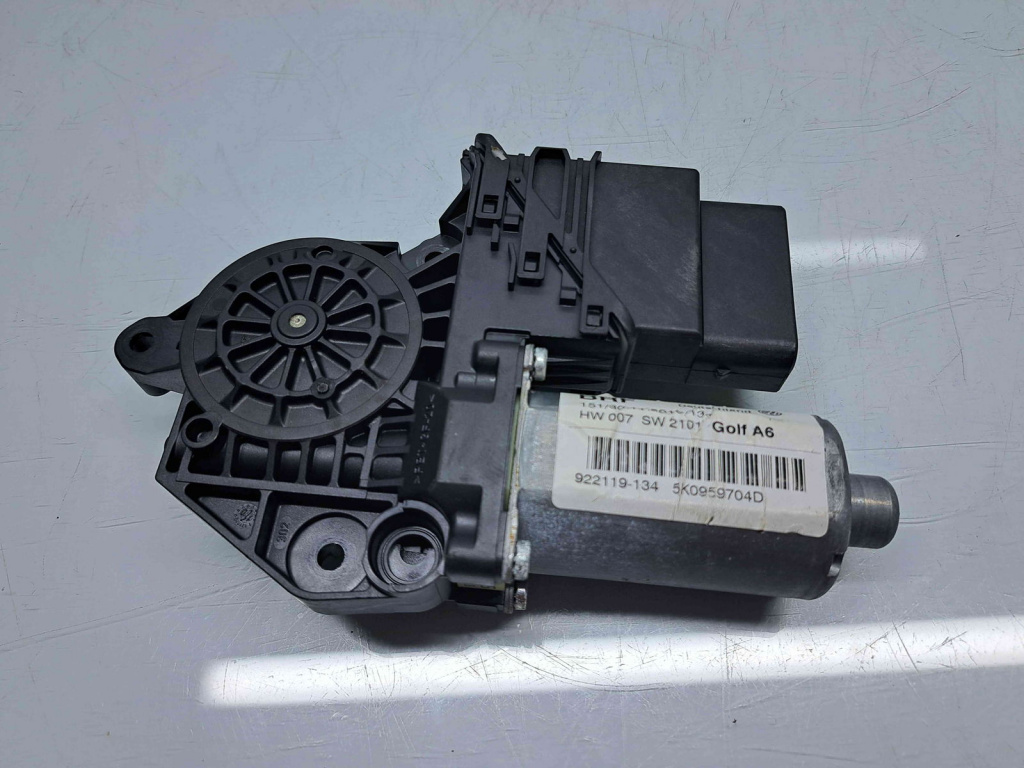 Motoras geam dreapta spate Volkswagen Golf 6 (5K1) GTI [Fabr 2009-2013] 5K0959704D