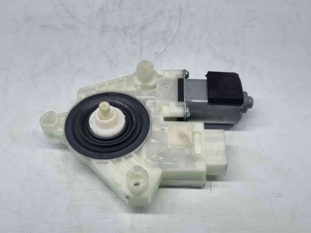 Motoras geam dreapta spate Volkswagen Passat B8 Variant (3G5) [Fabr 2015-prezent] 5Q4959811H