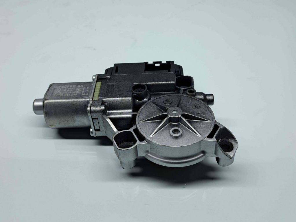 Motoras geam dreapta spate Volkswagen Polo (6R) [Fabr 2009-2016] 6R0959812AA