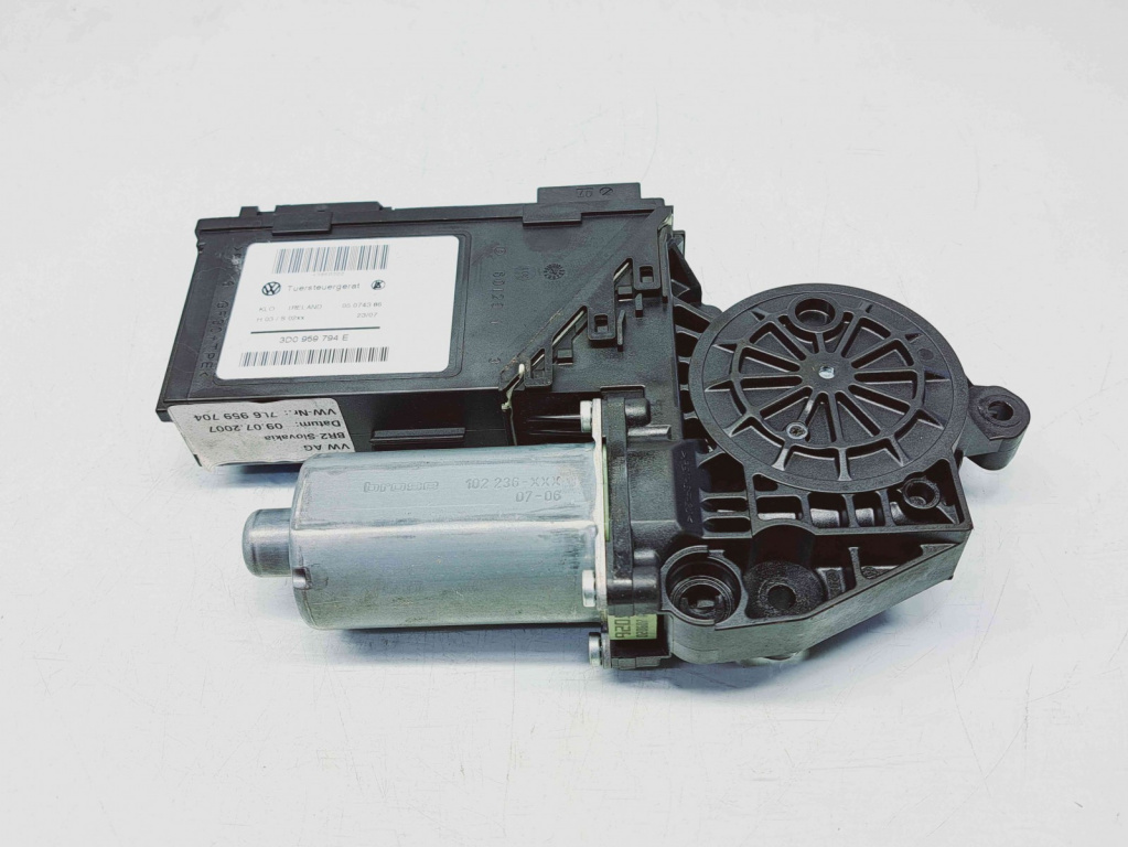 Motoras geam dreapta spate Volkswagen Touareg (7LA, 7L6) [Fabr 2003-2010] 3D0959794E