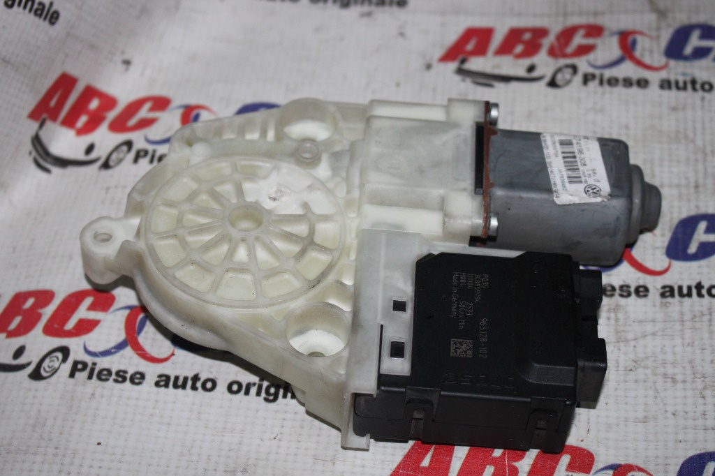 Motoras geam dreapta spate VW Passat B7 2010-2014 cod: 3C0959704, 3C0959794