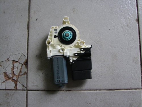 Motoras geam spate dreapta cod 993425-200 Skoda Octavia 2 [2004 - 2008] RS liftback 5-usi 2.0 TFSI M...