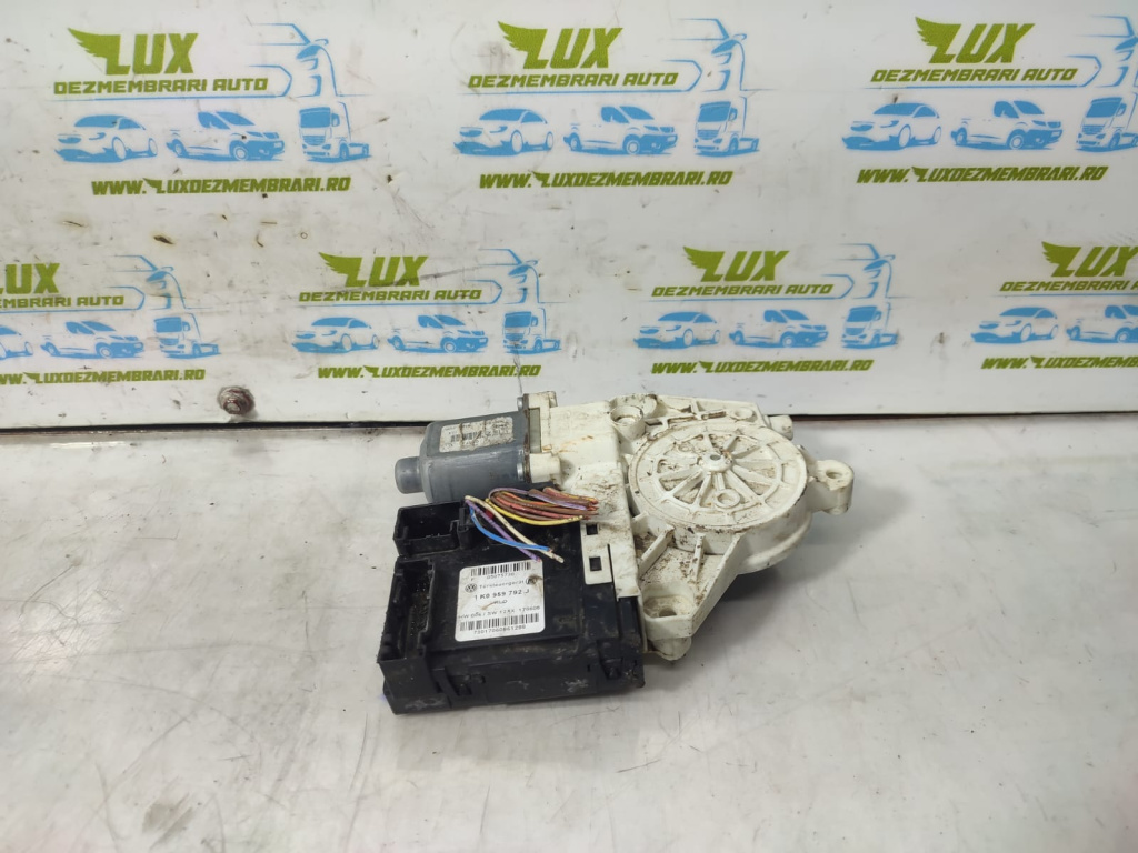 Motoras geam stanga fata 0130822467 Volkswagen VW Tiguan 5N [2007 - 2011]