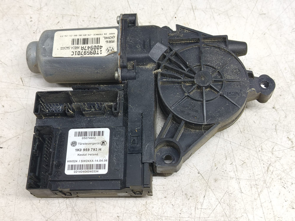 Motoras geam stanga fata 1k0959793h Volkswagen VW Golf 5 [2003 - 2009]