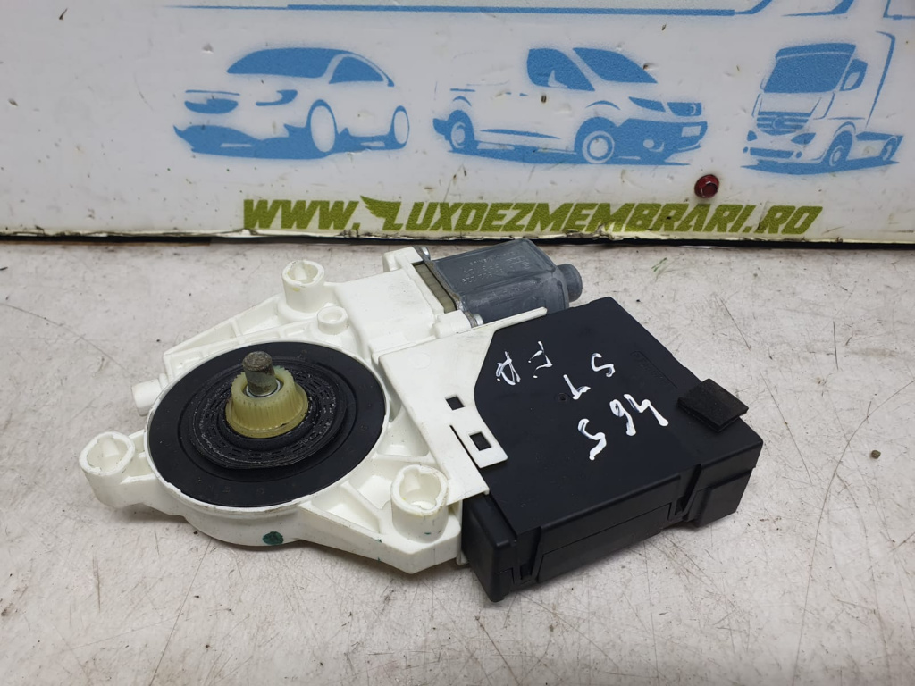 Motoras geam stanga fata 1k5837401ar Volkswagen VW Golf 6 [2008 - 2015] 1.6 tdi CAYC