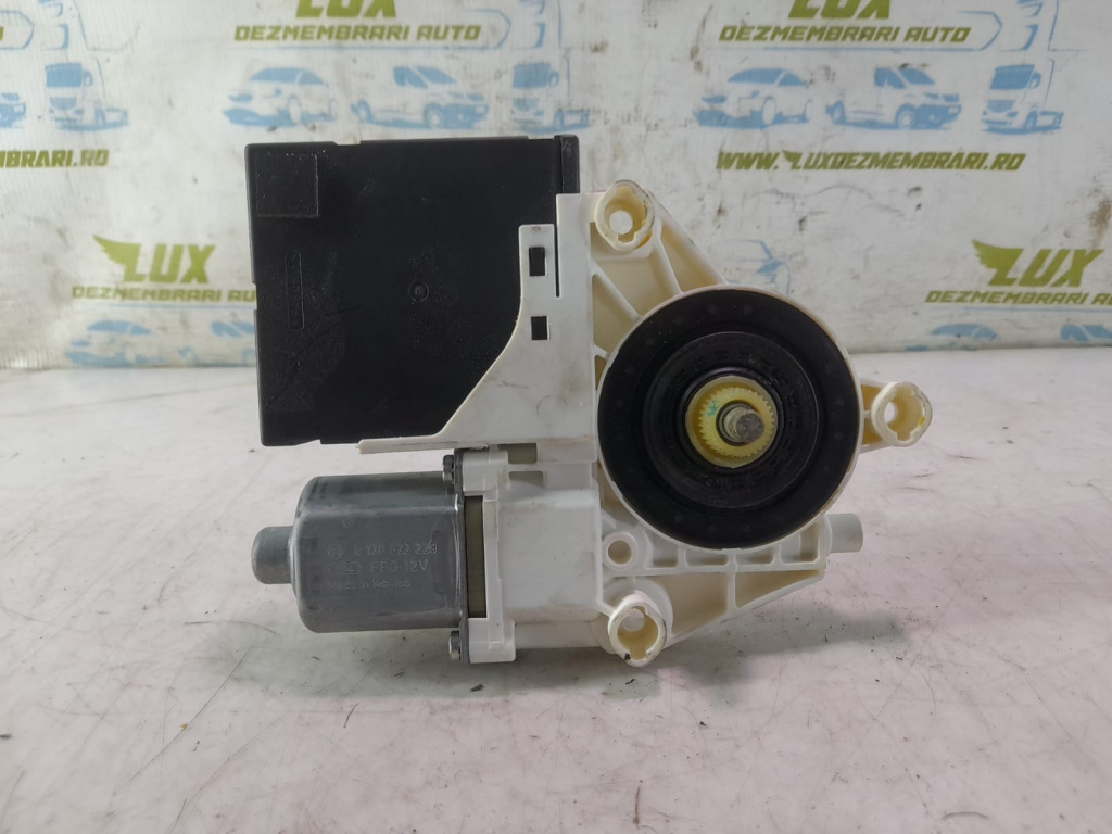 Motoras geam stanga fata 1K5837401AS Volkswagen VW Golf 6 [2008 - 2015] 1.6 tdi CAYC