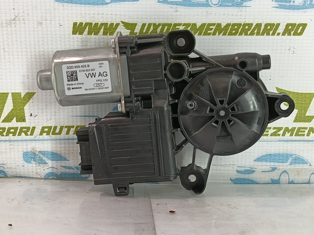 Motoras geam stanga fata 2qd959405b Volkswagen VW Polo 6 AW/BZ [facelift] [2021 - 2025] 1.0 tsi DLAC